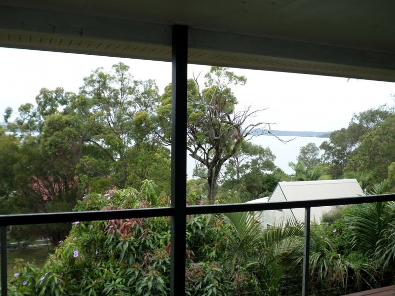 30 OOMOOL STREET, Macleay Island QLD 4184