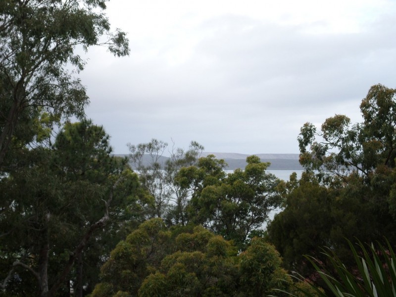 30 OOMOOL STREET, Macleay Island QLD 4184