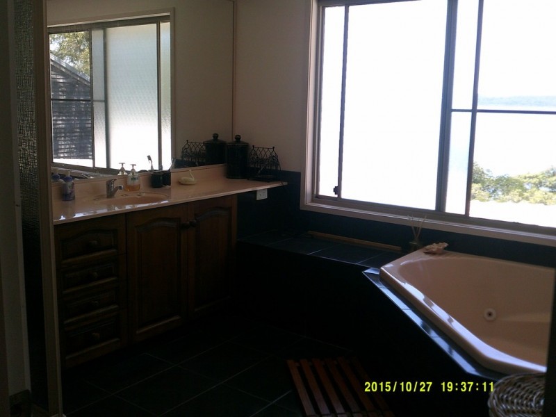 10 KOONWARRA, Macleay Island QLD 4184