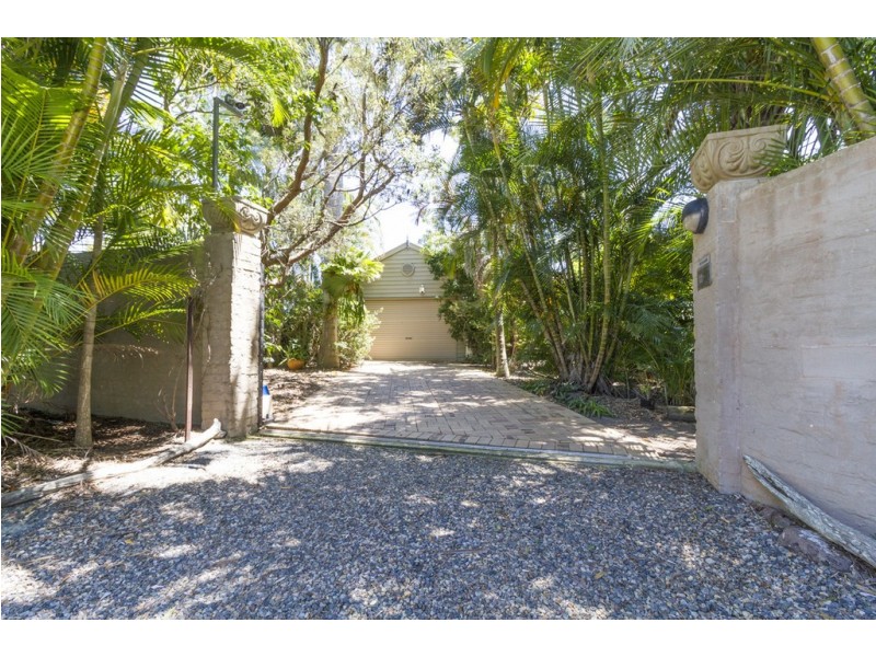 107 COONDOOROOPA DRIVE, Macleay Island QLD 4184