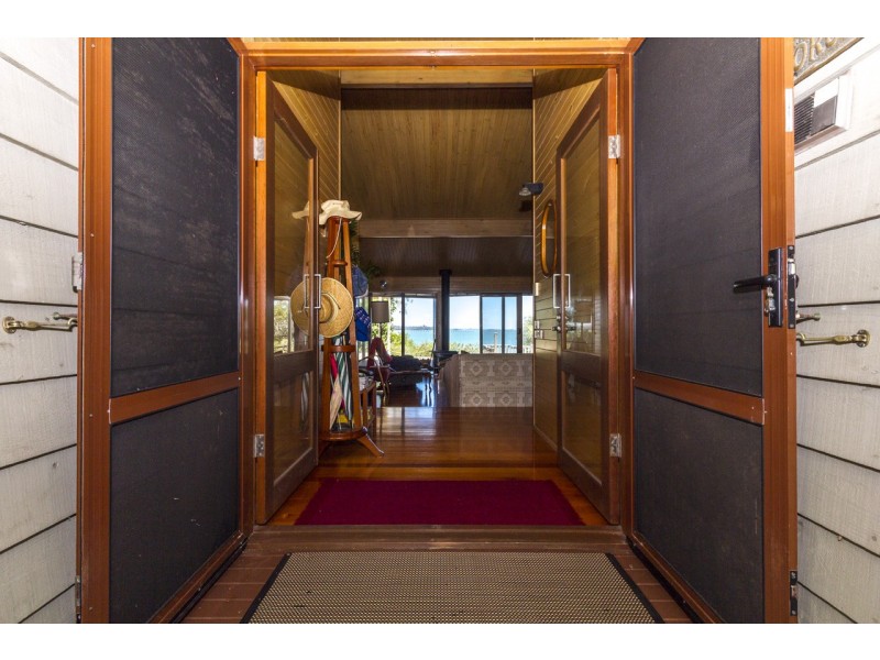 107 COONDOOROOPA DRIVE, Macleay Island QLD 4184