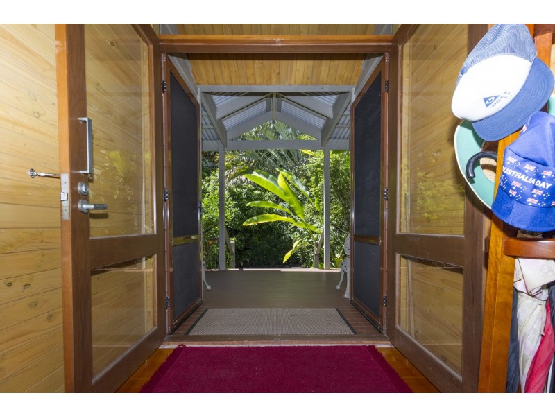 107 COONDOOROOPA DRIVE, Macleay Island QLD 4184