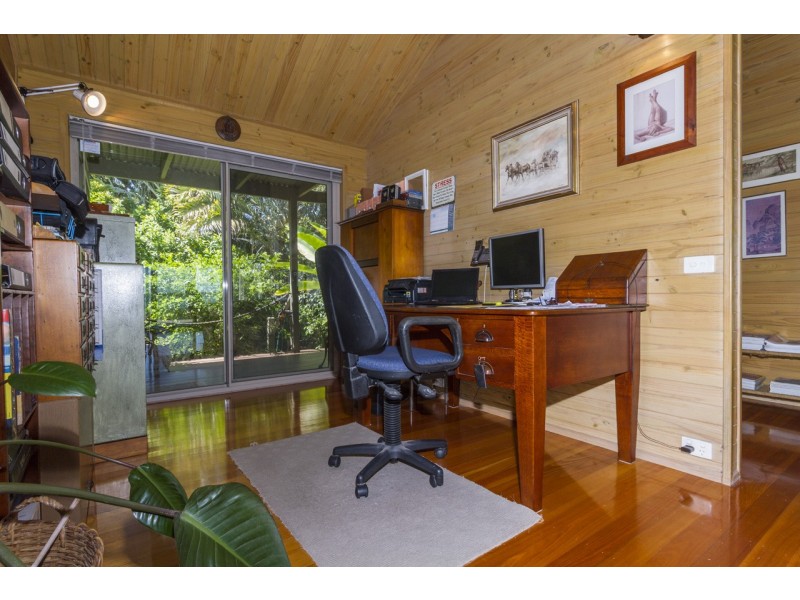 107 COONDOOROOPA DRIVE, Macleay Island QLD 4184