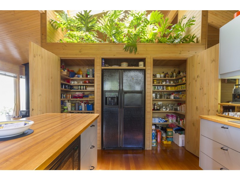 107 COONDOOROOPA DRIVE, Macleay Island QLD 4184