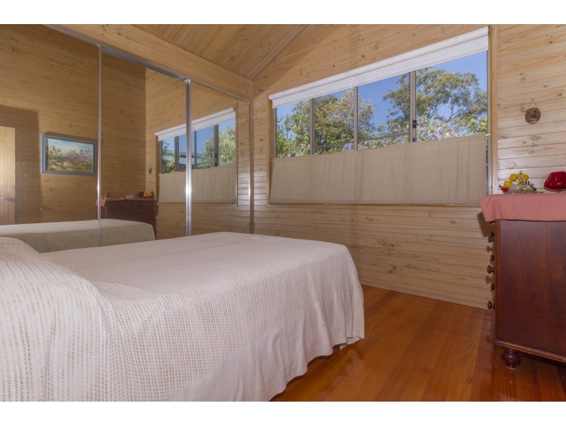 107 COONDOOROOPA DRIVE, Macleay Island QLD 4184
