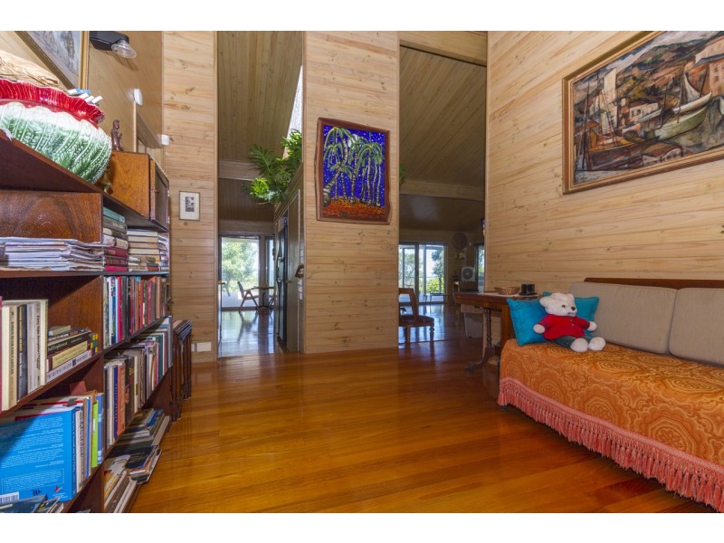 107 COONDOOROOPA DRIVE, Macleay Island QLD 4184