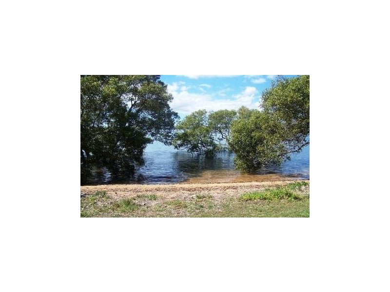 36 Coorong Street, Macleay Island QLD 4184