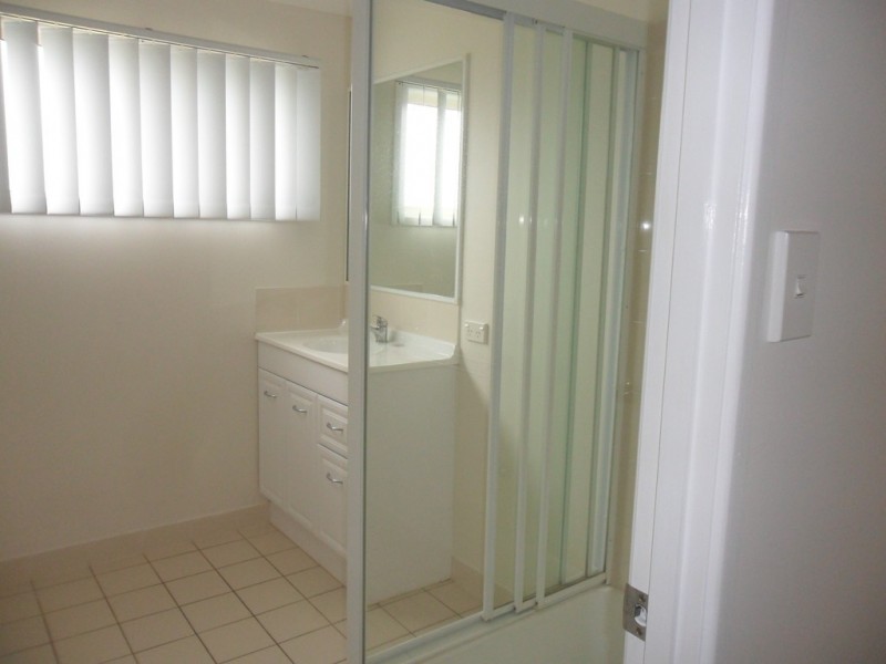 4 Cooee Crescent, Macleay Island QLD 4184
