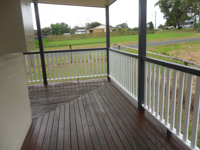 4 Cooee Crescent, Macleay Island QLD 4184