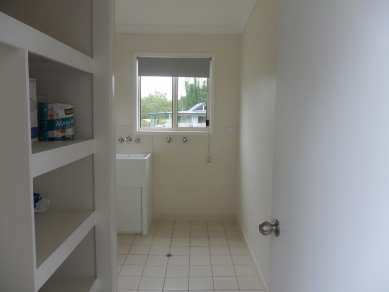 4 Cooee Crescent, Macleay Island QLD 4184