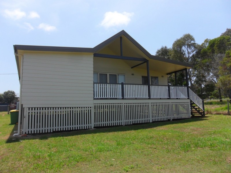 4 Cooee Crescent, Macleay Island QLD 4184