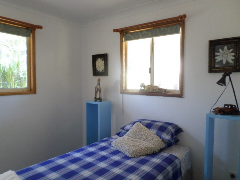 2 HEATH ST, Macleay Island QLD 4184