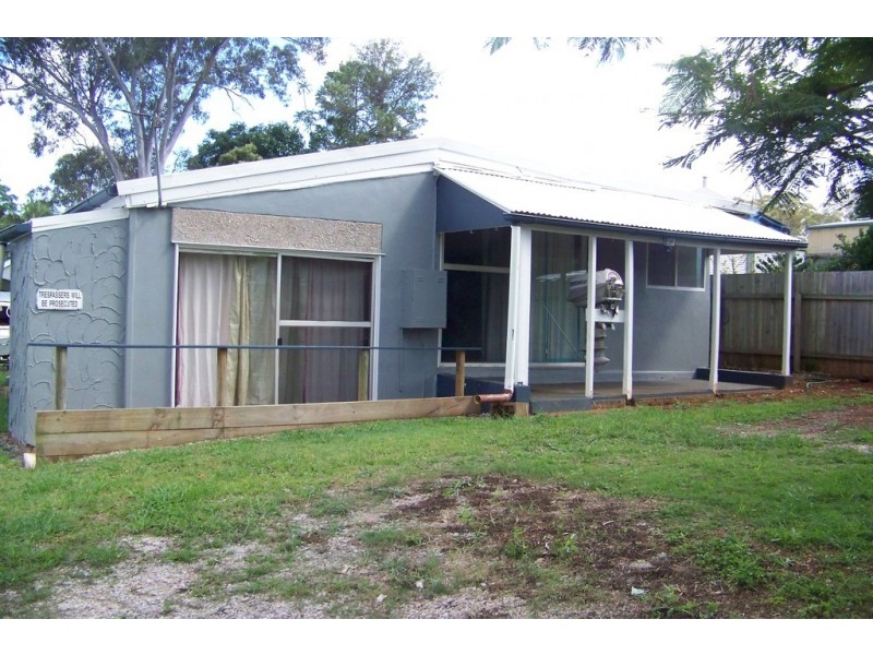 17 MICHAEL AV, Lamb Island QLD 4184