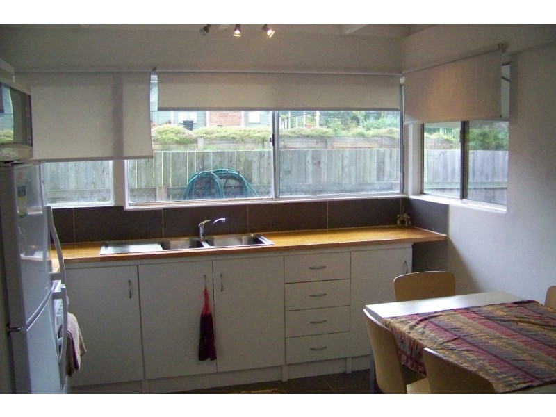 17 MICHAEL AV, Lamb Island QLD 4184