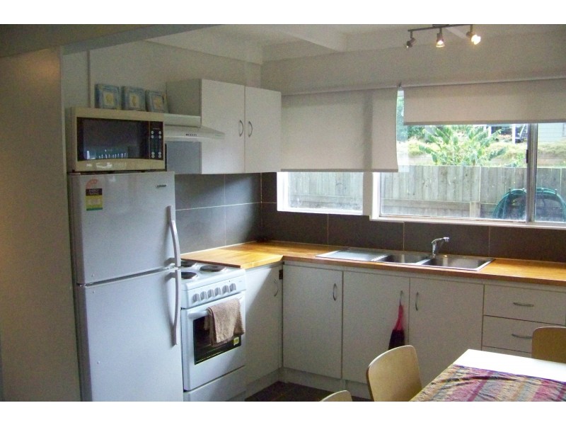 17 MICHAEL AV, Lamb Island QLD 4184