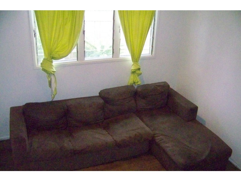 17 MICHAEL AV, Lamb Island QLD 4184