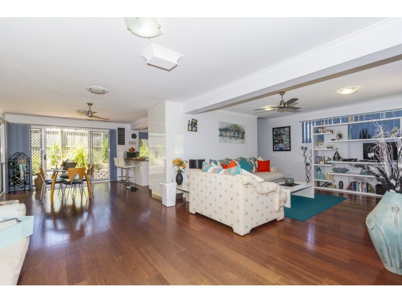 10 Oomool Street, Macleay Island QLD 4184
