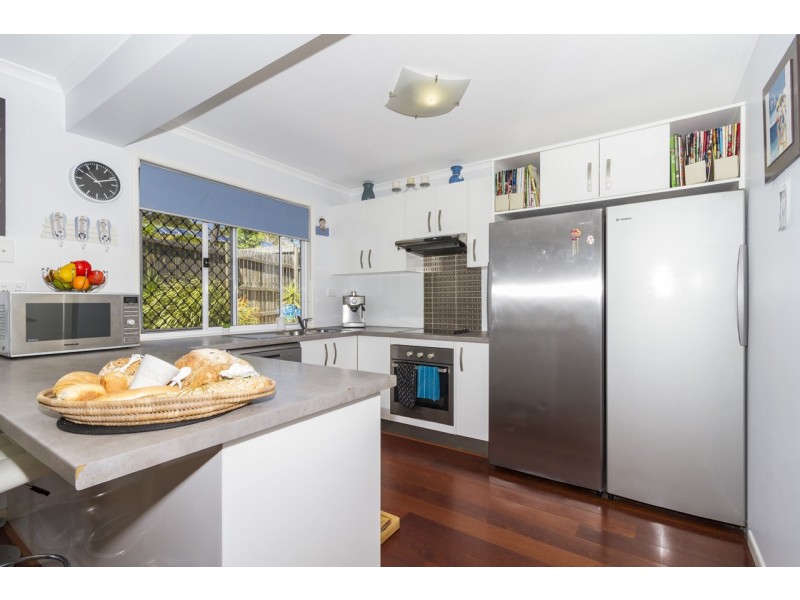 10 Oomool Street, Macleay Island QLD 4184