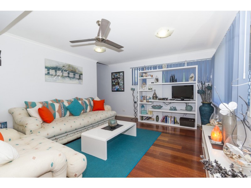 10 Oomool Street, Macleay Island QLD 4184