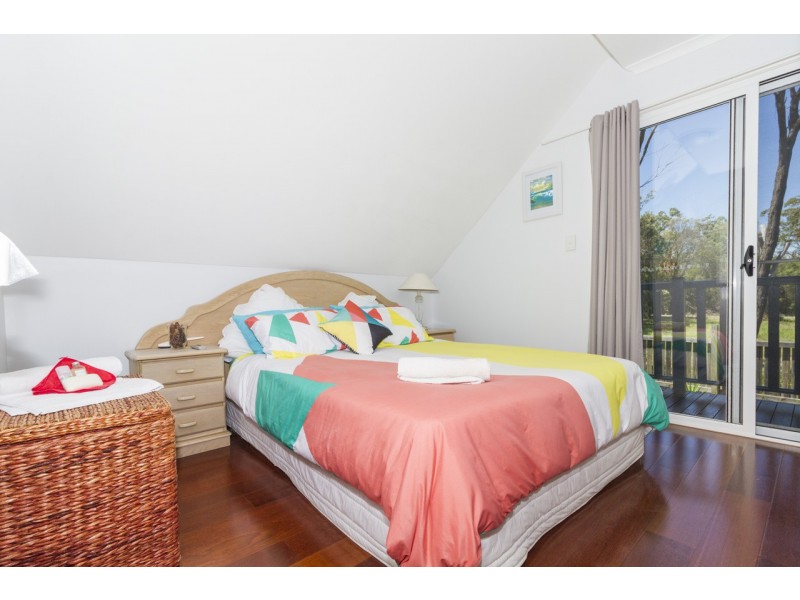 10 Oomool Street, Macleay Island QLD 4184