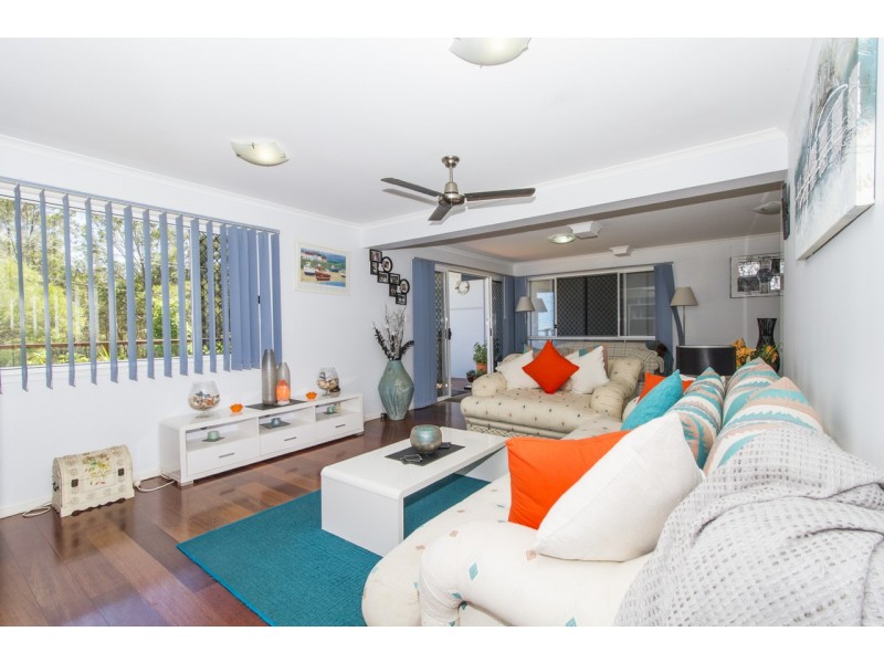 10 Oomool Street, Macleay Island QLD 4184