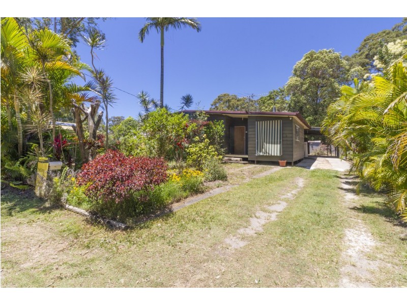 14 Noon-Muckle Street, Macleay Island QLD 4184