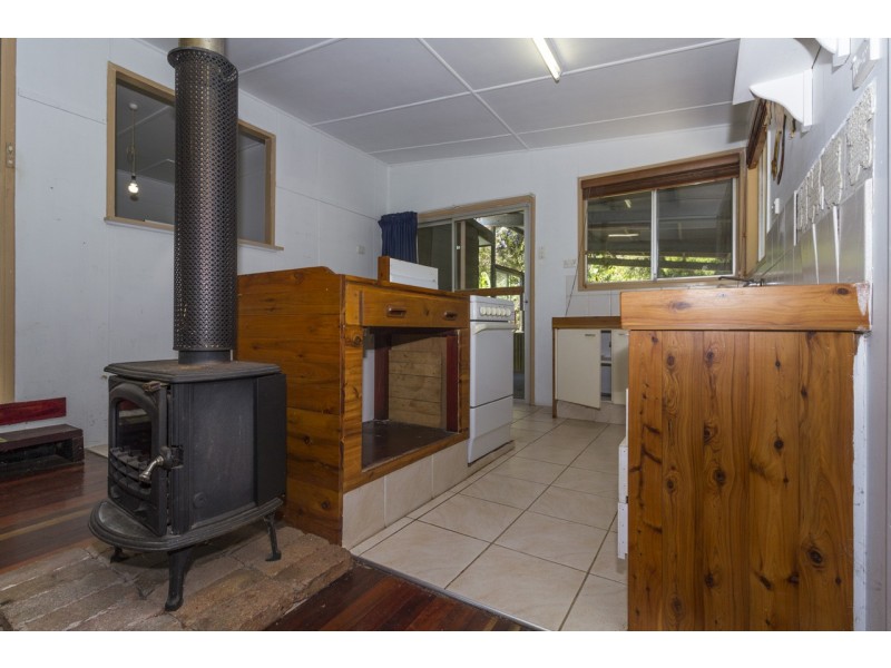 14 Noon-Muckle Street, Macleay Island QLD 4184