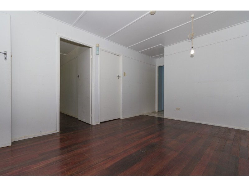 14 Noon-Muckle Street, Macleay Island QLD 4184