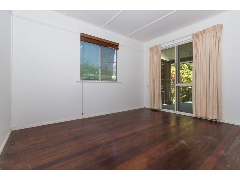 14 Noon-Muckle Street, Macleay Island QLD 4184