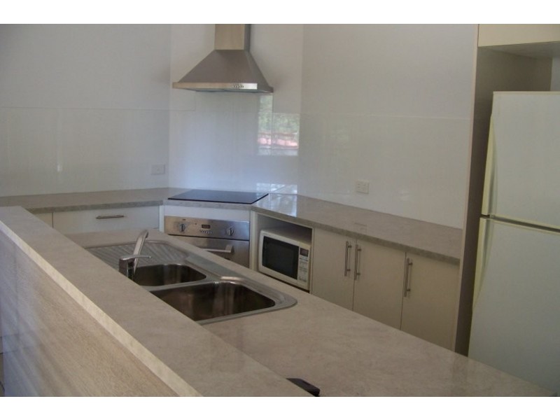 23 Alexander St, Macleay Island QLD 4184