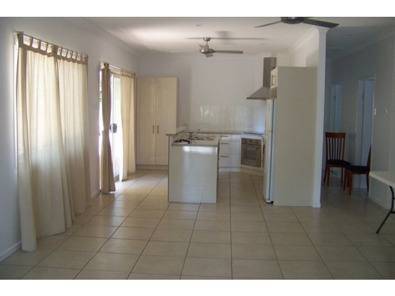 23 Alexander St, Macleay Island QLD 4184