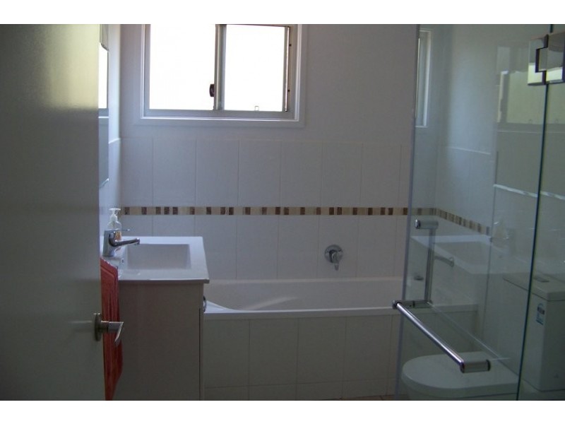 23 Alexander St, Macleay Island QLD 4184