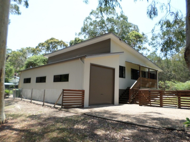 5 PANAROO STREET, Macleay Island QLD 4184