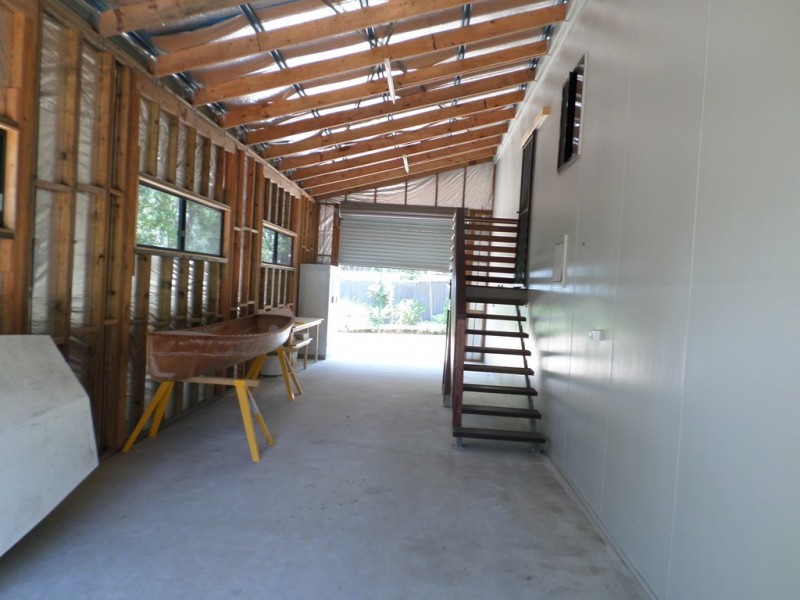 5 PANAROO STREET, Macleay Island QLD 4184