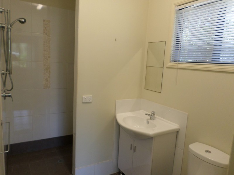 5 PANAROO STREET, Macleay Island QLD 4184