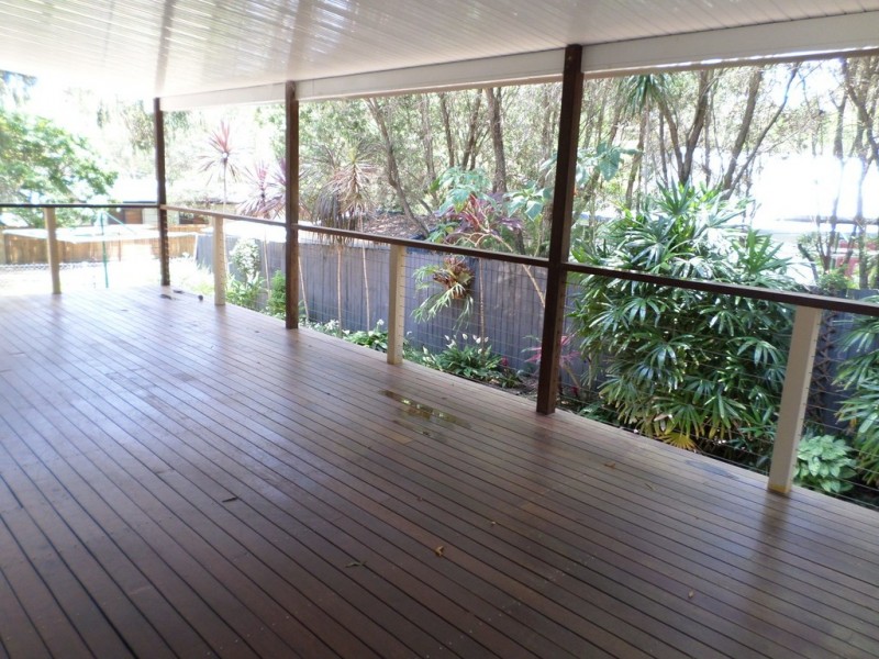 5 PANAROO STREET, Macleay Island QLD 4184