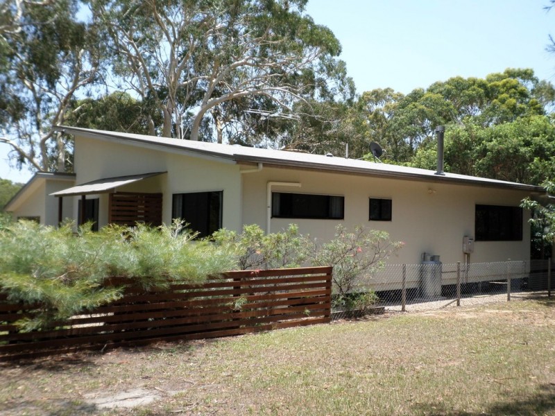 5 PANAROO STREET, Macleay Island QLD 4184