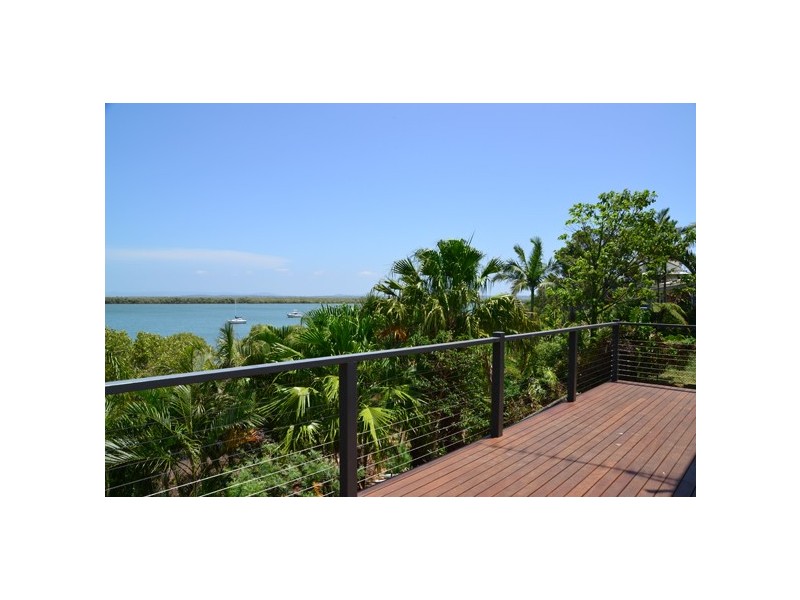 106 Western Rd, Macleay Island QLD 4184