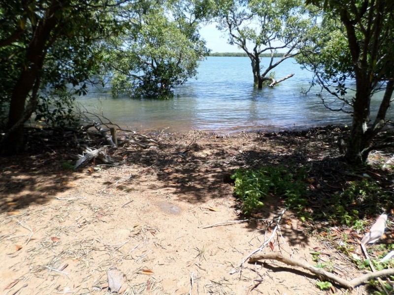 106 WESTERN ROAD, Macleay Island QLD 4184