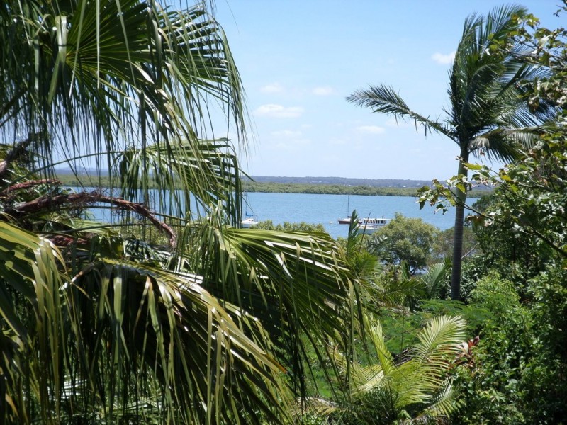 106 WESTERN ROAD, Macleay Island QLD 4184