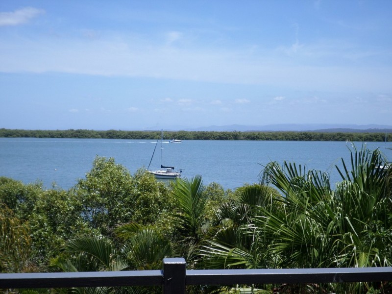 106 WESTERN ROAD, Macleay Island QLD 4184