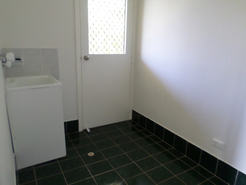 106 WESTERN ROAD, Macleay Island QLD 4184