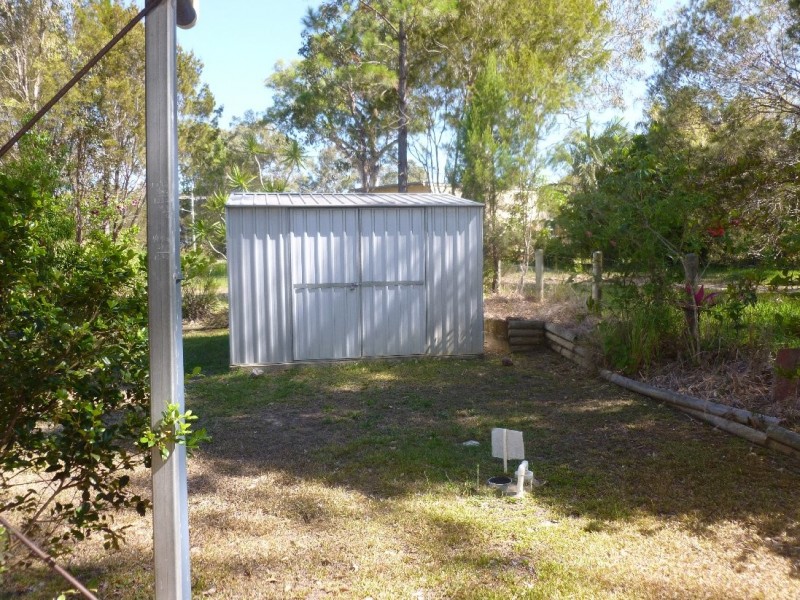 54 Scotts Rd, Macleay Island QLD 4184