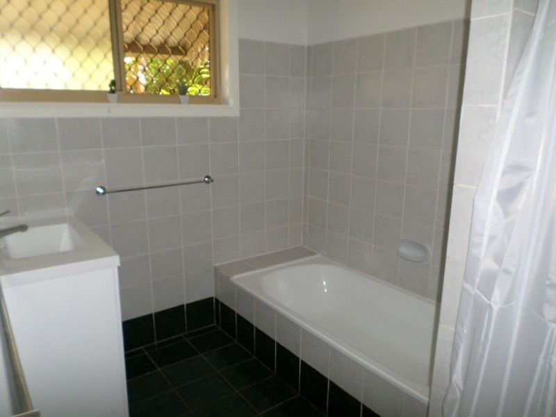 106 Western Road, Macleay Island QLD 4184