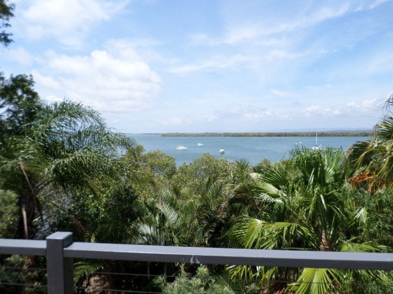 106 Western Road, Macleay Island QLD 4184