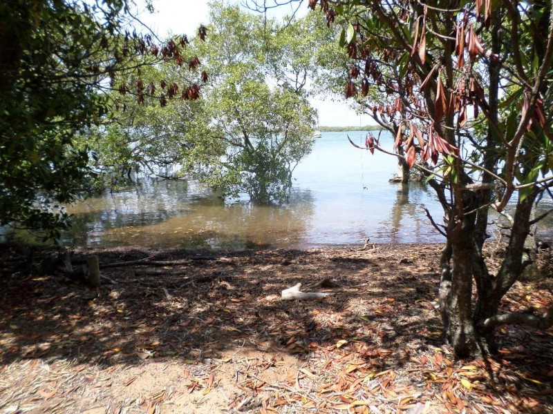 106 Western Road, Macleay Island QLD 4184