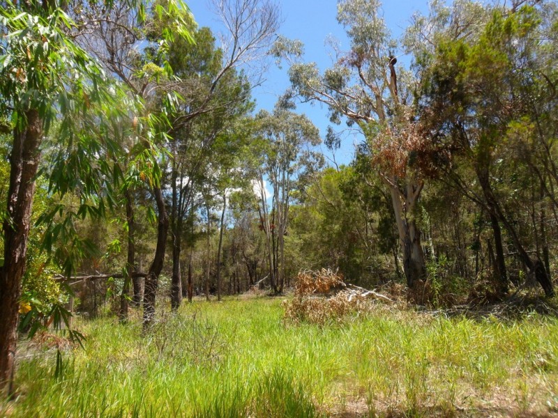 40-42 Hastings Terrace, Macleay Island QLD 4184
