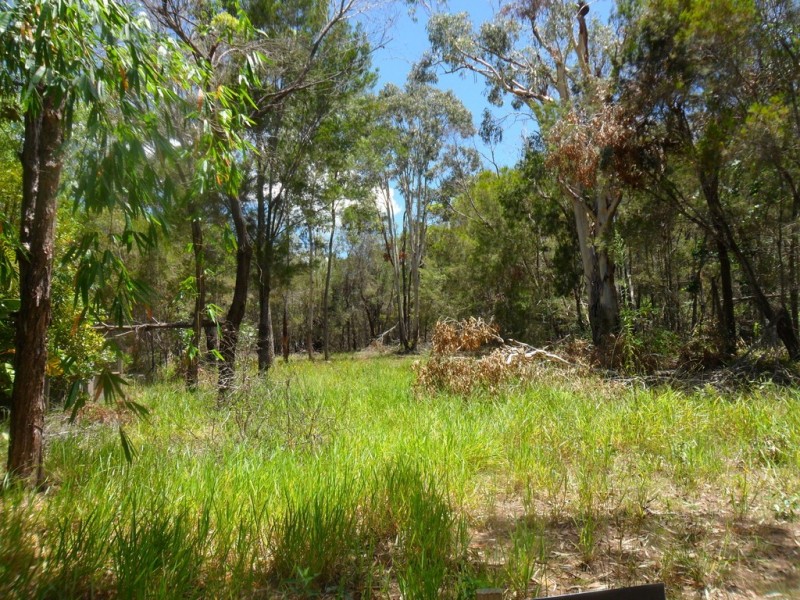 40-42 Hastings Terrace, Macleay Island QLD 4184