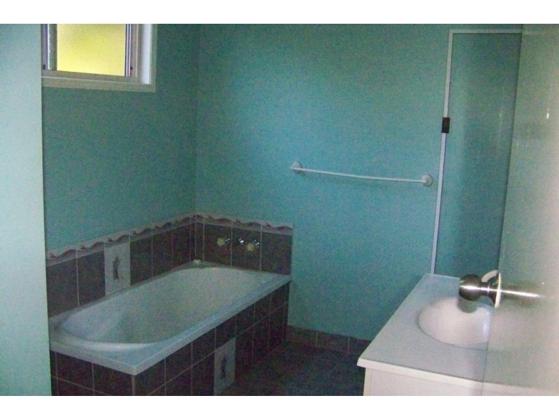 60 PERULPA DR, Lamb Island QLD 4184