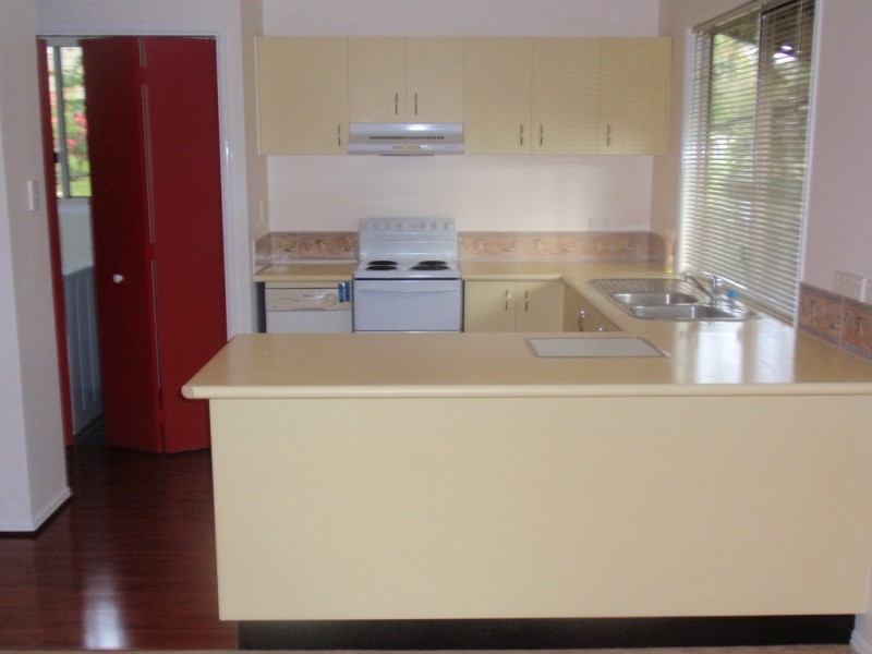 60 PERULPA DR, Lamb Island QLD 4184